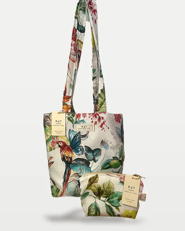 Tote de selva y guacamayo con su neceser barca a juego, de la misma tela